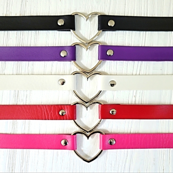 Leather Heart Ring Choker - Picture 3 of 5